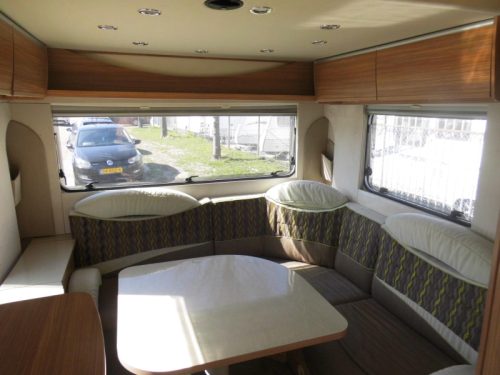B&uuml;rstner Averso Plus 410 TS Pop-top roof!! photo: 2