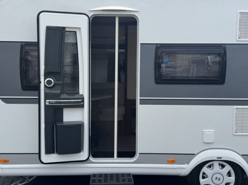 Hobby Excellent 495 UL with single beds **Mover/ATC/1st owner/Very neat caravan** photo: 17