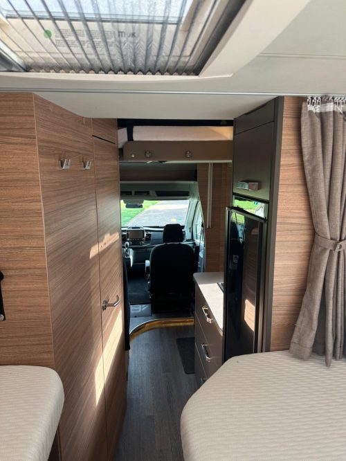 Weinsberg Carasuite 650 MEG Foto: 21