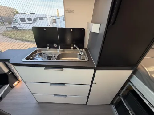Adria Twin Supreme 640 SGX Lithium, inversor, Solar foto: 9