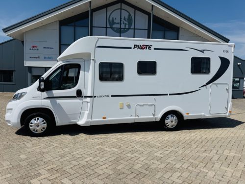 Pilote Essentiel P 706 Queensbed Pop-top roof photo: 8