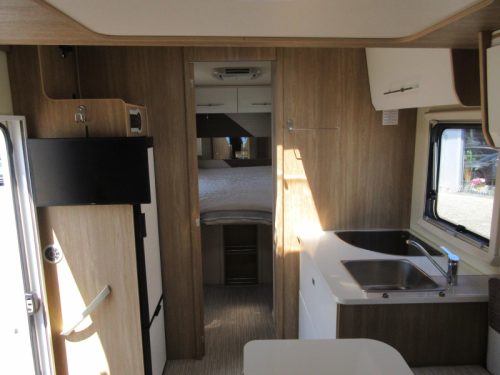 Rimor Seal 66 PLUS Face to Face and Queen Bed photo: 4