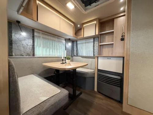 Knaus Sport 460 EU single beds / dinette photo: 20