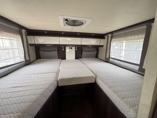 B&uuml;rstner Fifty Five 690 T Single beds cruise& etc photo: 6