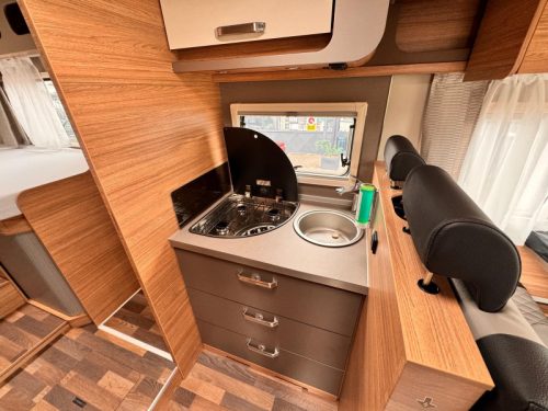 Weinsberg CaraSuite 700 ME 180pk|autom|NAVi|smart TV  Foto: 17