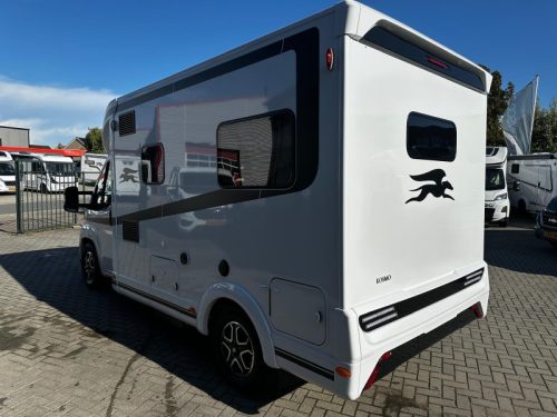 Laika Kosmo L 105 Asientos redondos &iquest;&Uacute;NICO? 5,99m de largo foto: 2