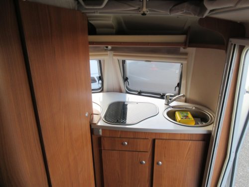 Eriba Touring 320 SEHR KOMPAKT UND MIT RANGIERHILFE Foto: 3