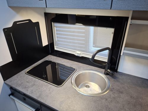 Chausson 640 Titanium Line face 2 face / pop-top roof / TV photo: 14