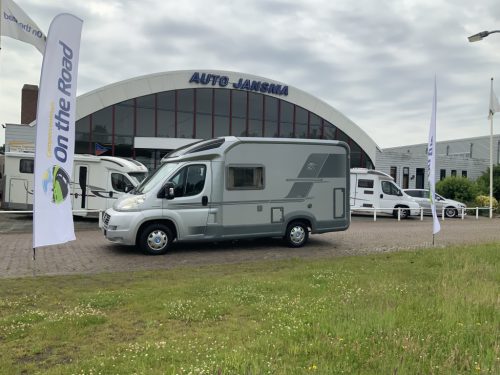 Knaus Van Ti 600 ME &ndash; Complete 3 liter 160 HP Semi-integrated, fixed bed, half-dinette, swivel seats Motorhome center on the road photo: 36