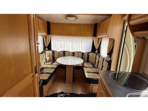 LMC Ambassador 530 single beds dinette photo: 2