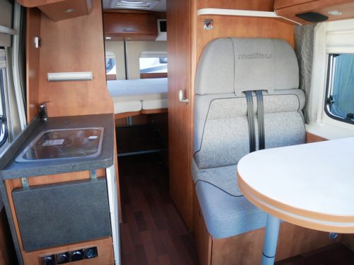 Carthago Malibu Van 600, 6 Meter Kastenwagen, Gro&szlig;es Bett!! Foto: 11