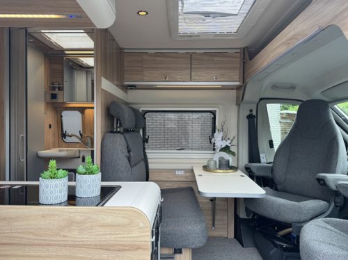 Hymer Yosemite 600 LITS JUMEAUX 160 ch Euro6 Fiat Ducato **Unique/Chauffage diesel/4 places assises/2x batterie auxiliaire/Store/1er propri&eacute;taire/Seulement photo: 1