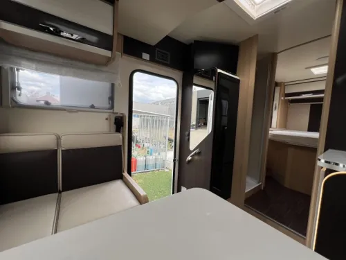 McLouis MC4 281 Queen-bed and drop-down bed photo: 21