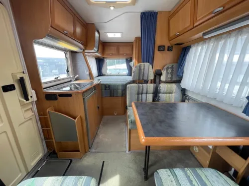 Hymer B 674 Lit fixe Lit escamotable photo : 5