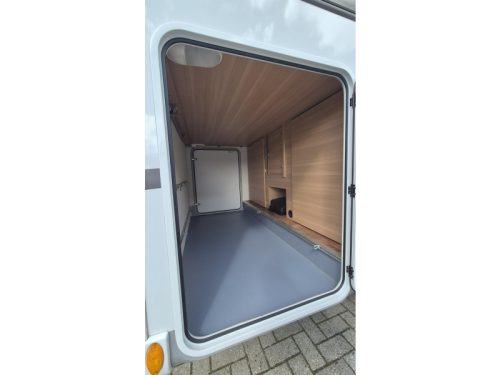 LMC Passion V 643G 150HP Single Beds photo: 15
