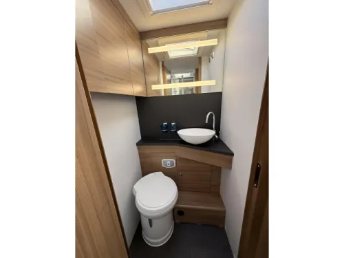Adria Coral XL Plus 670 SL - FAMILIENWOHNMOBIL  Foto: 19