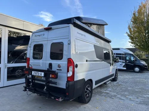 Sunlight Cliff 600 RT met hefdak!  foto: 4