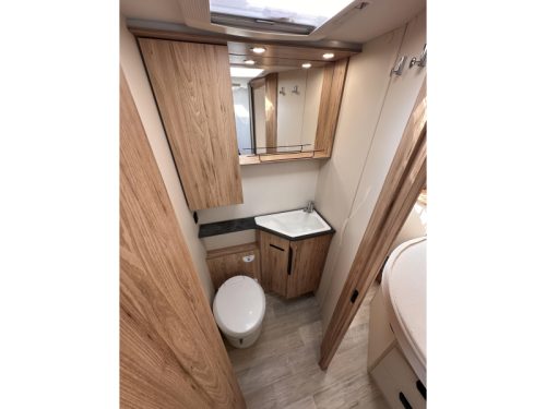Bavaria I 720 Queensbed 140PK Roof air conditioning photo: 10