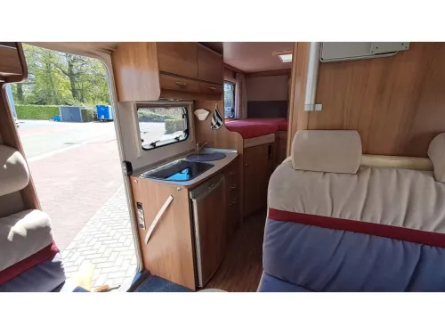 B&uuml;rstner Travel Van T 620 1st owner / NL camper photo: 9