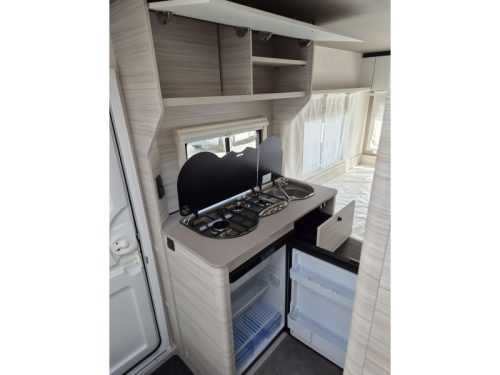 Dethleffs C'Joy 460 LE - Single beds - photo: 8