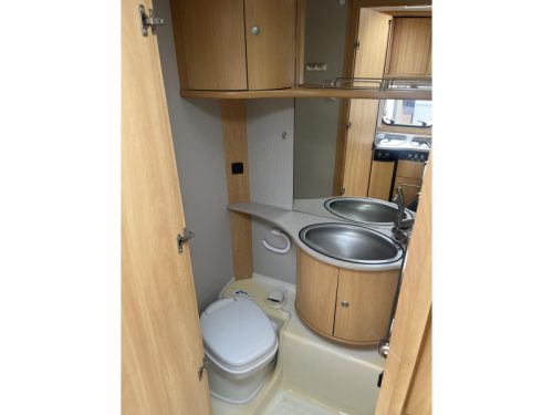 Dethleffs Camper 430 DB - Vorzelt Foto: 10