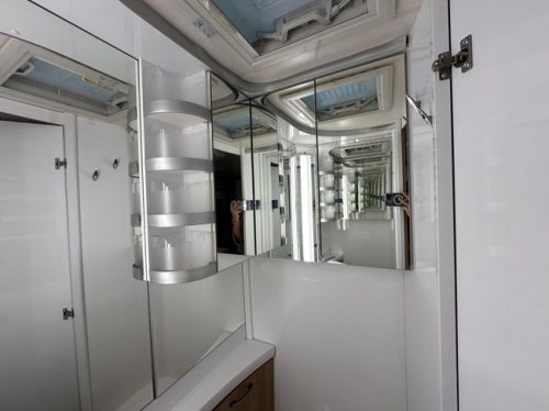 Hobby De Luxe 440 SF Foto: 16