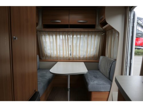 Eriba Nova Light 425 mit Rangierhilfe und Vorzelt Foto: 12