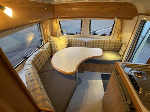 Eriba Touring Troll 550 GT RUNDSITZGRUPPE-RANGIERHILFE-VORZELT  Foto: 10