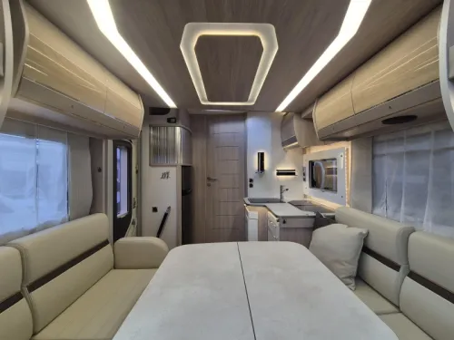 Rapido 696 F Premium Edition E&P Levelsysteem  Foto: 14