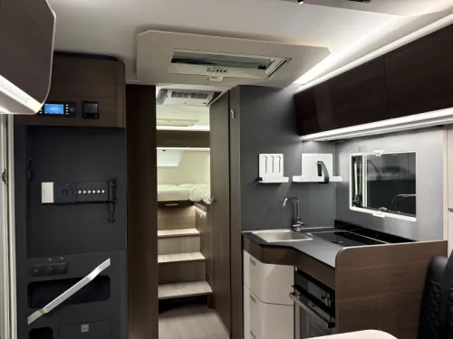 Adria Coral Supreme 670 DL Dachklimaanlage / Automatik Foto: 12