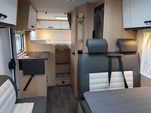 Sunlight V67S Adventure HOGE KOELKAST/ 2X1 BED!! Foto: 6