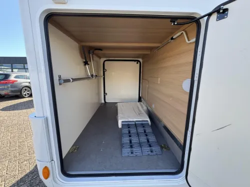 Forster T 741 EB 5 Personen|Alpine Navi|2 Klimaanlagen Foto: 18