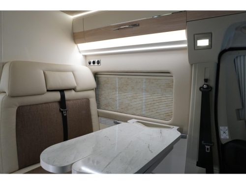 Eura Mobil Van 635 HB Aufstelldach - el. Hubbett 1. Besitzer Foto: 13