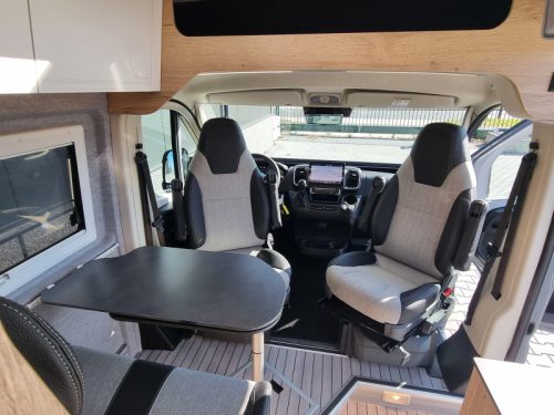 Clever Celebration 600 Automatic Premium package  photo: 1