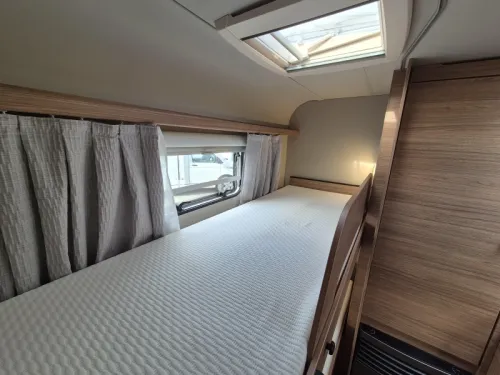 Weinsberg CaraOne Edition HOT 500 FDK Bunk bed photo: 18