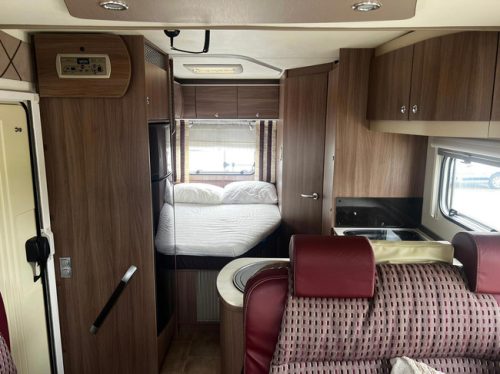 B&uuml;rstner New Coupling | French Bed | 4 Pers | Off Grid | Electric Lift Bed photo: 17