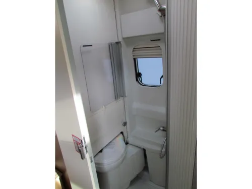 Malibu Diversity GT Skyview 640 LE K Single Beds, Automatic photo: 6