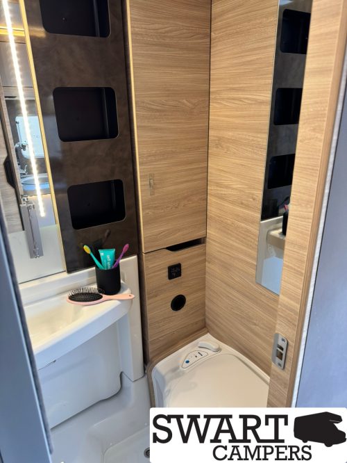 Knaus Van TI Plus 650 MEG Platinum Selection photo: 15