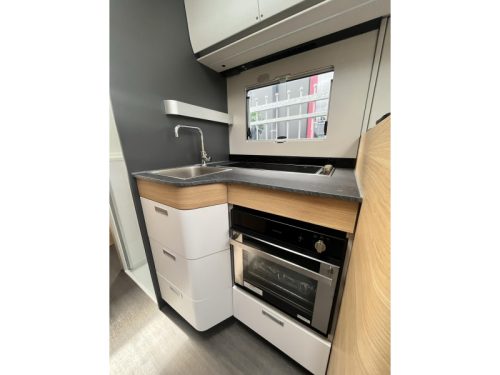 Adria Coral Plus 670 SC - QUEENSBED Foto: 14