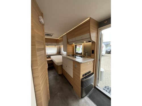 Dethleffs Camper Avantgarde 460 EL FULL OPTIONS-SINGLE BEDS  photo: 6