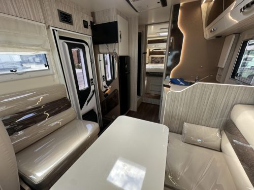 Elnagh Magnum 582 140HP Queensbed Roof Air Conditioner photo: 6