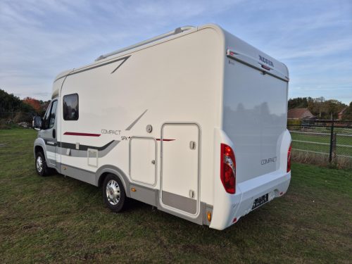 Adria Compact 660 SPX Transverse bed 1st owner 2016 photo: 7