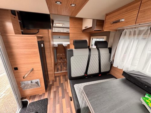Weinsberg CaraSuite 700 ME 180pk|autom|NAVi|smart TV  Foto: 20