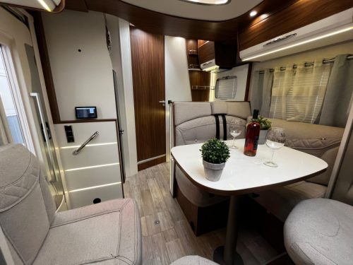 Pilote P 706 GJ Motorhome, 4 berths photo: 5