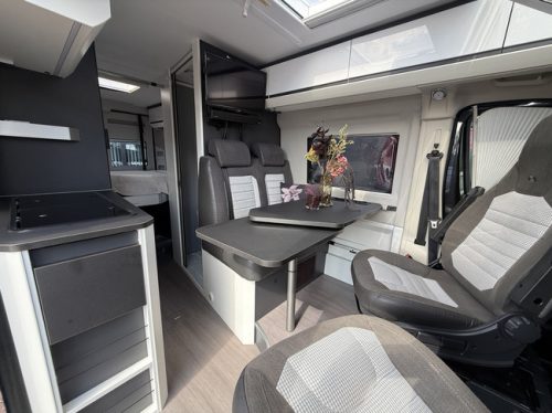 Adria Twin 640 SGX Supreme 9 traps automaat full options 160 pk elktr lengte hefbed luifel trekhaak eltr schotel tv leder foto: 11
