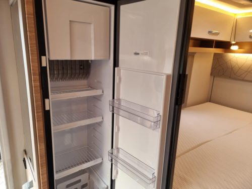 Weinsberg CaraCore 650 MF Automaat | Franz&ouml;sisches Bett Foto: 15