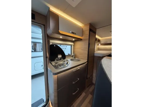 Weinsberg CaraCompact Pepper 600 MEG Automaat! Einzelbetten Foto: 11