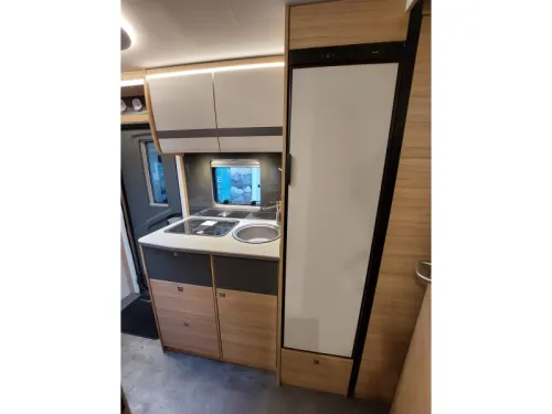 Dethleffs Globebus T 6 GT Automatik/L&auml;ngsbetten/TV Foto: 13