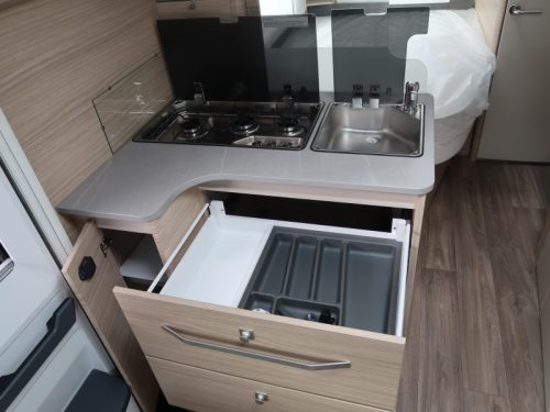 Fendt Bianco Activ 495 SFE WITH CENTRAL TRANSVERSE KITCHEN! photo: 14