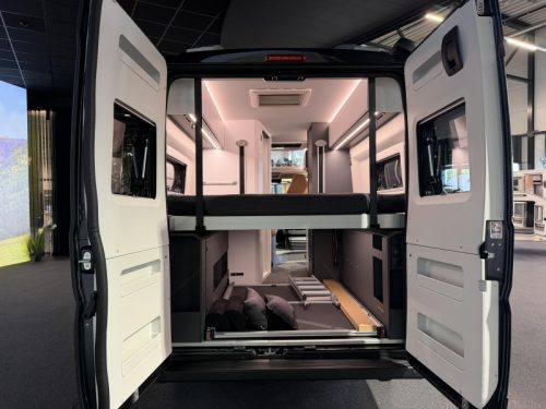 Adria Twin Sports 640 SGX pop-top roof / automatic photo: 10